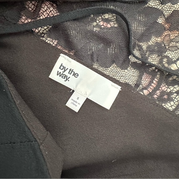 black romper with lace trim - Picture 3 of 3